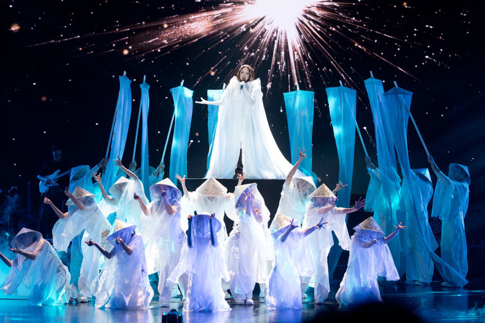 'Vết gợn' trong hành trình rực rỡ của Phương Mỹ Chi Ảnh 1