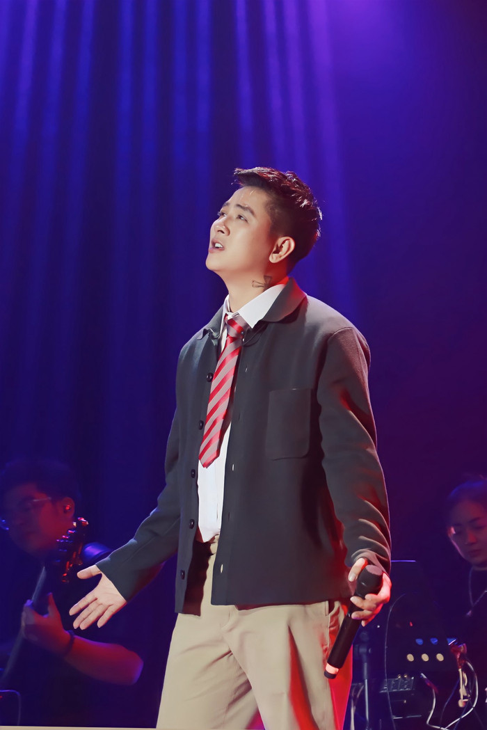 Nam ca sĩ được khán giả kỳ vọng sẽ có một năm tích cực, hoạt động nghệ thuật sôi nổi.