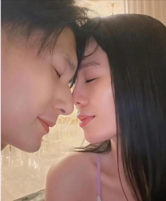 Cặp đôi vừa kỷ niệm sau 6 năm kể từ ngày công khai chuyện tình cảm,