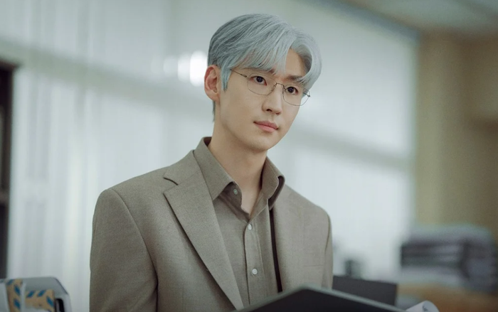 Lee Je Hoon trong Bậc Thầy Đàm Phán, bộ phim công sở thiên về trí tuệ, ghi dấu bằng đà tăng rating ngoạn mục ở giai đoạn cuối