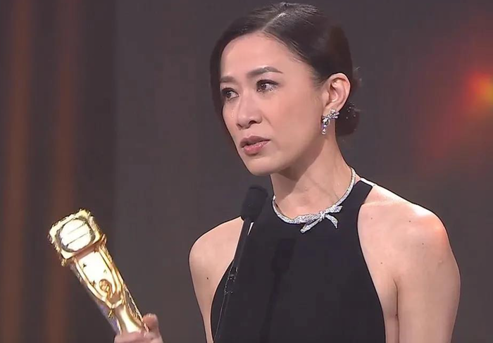 Xa Thi Mạn lập kỷ lục Thị Hậu lần thứ 4 tại lễ trao giải TVB Awards 2025.
