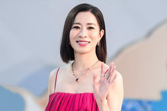 Gần 3 thập kỷ hoạt động nghệ thuật, Xa Thi Mạn vẫn chứng minh được sức hút không hề giảm nhiệt của mình trên màn ảnh nhỏ.&nbsp;