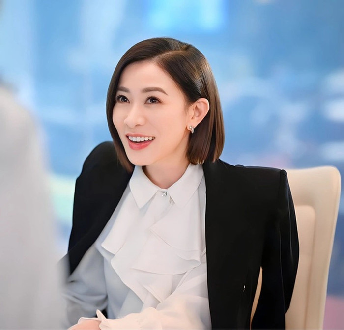 Xa Thị Mạn nhận danh hiệu 'Nữ diễn viên chính xuất sắc nhất' lần thứ 4 với Nữ hoàng tin tức 2.