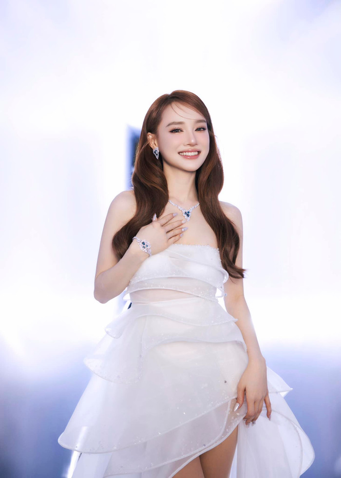 Trước khi mang bầu, Nhã Phương vẫn thường xuyên xuất hiện trong các sự kiện của giới showbiz. Ảnh: FBNV