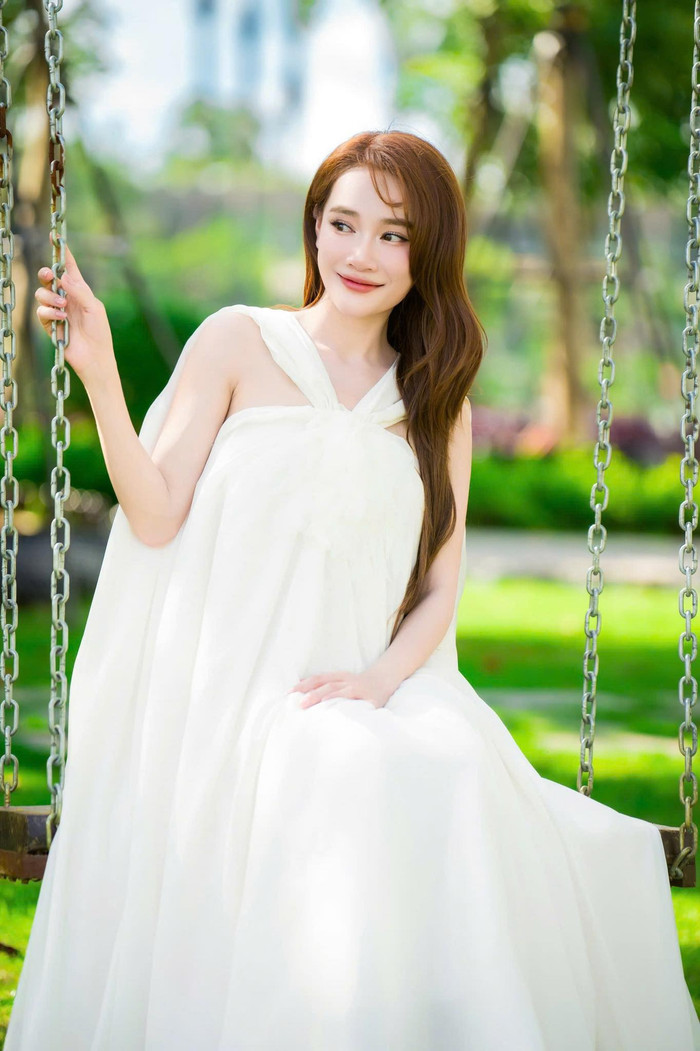 Nhã Phương lựa chọn lối sống khép kín trong thời gian mang thai lần ba. Ảnh: FBNV