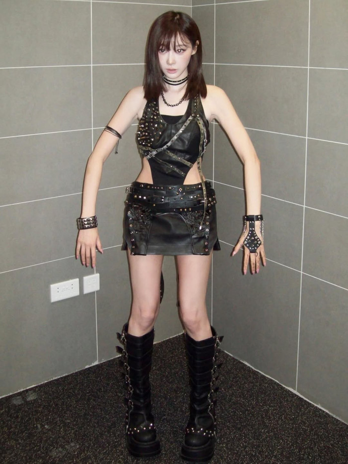 Giselle để lộ thân hình mỏng manh, cánh tay và đôi chân khẳng khiu. Ảnh: IGNV