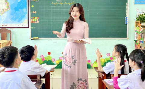 Chuẩn nghề nghiệp trở thành căn cứ xếp loại giáo viên theo đề xuất mới. Ảnh minh hoạ