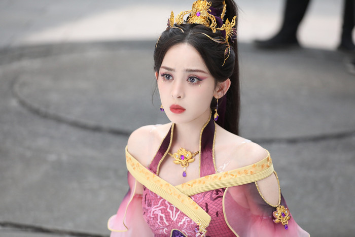 Cổ Lực Na Trát là một trong những gương mặt nổi bật của màn ảnh Hoa ngữ.