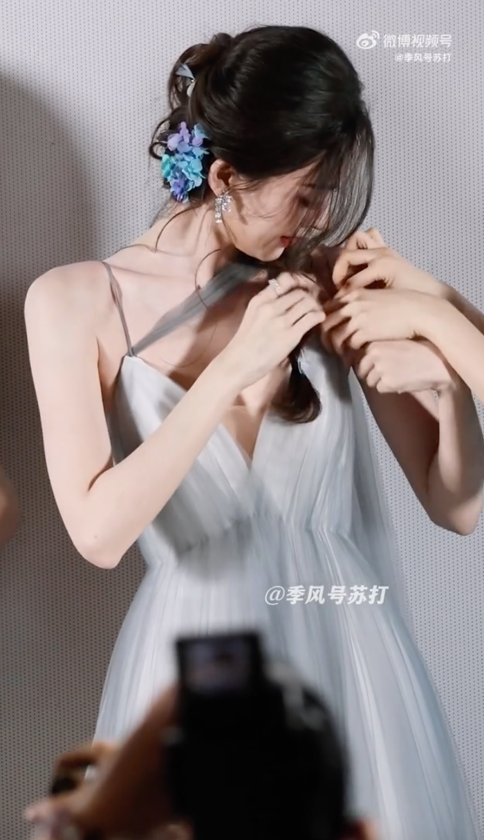 Sau đó, Cổ Lực Na Trát và ekip đã nhanh chóng xử lý sự cố (Ảnh: Chụp màn hình).