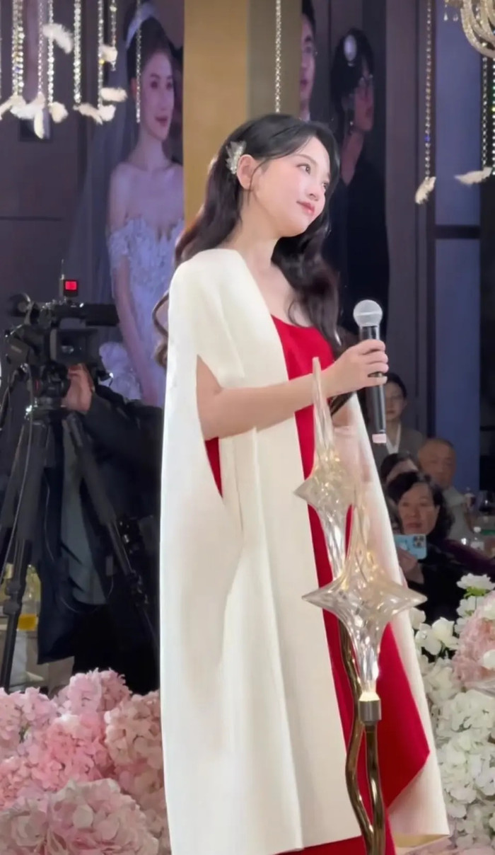 Nữ ca sĩ nổi tiếng một thời nay hát tiệc cưới nhỏ, khách mời không ai quan tâm Ảnh 5