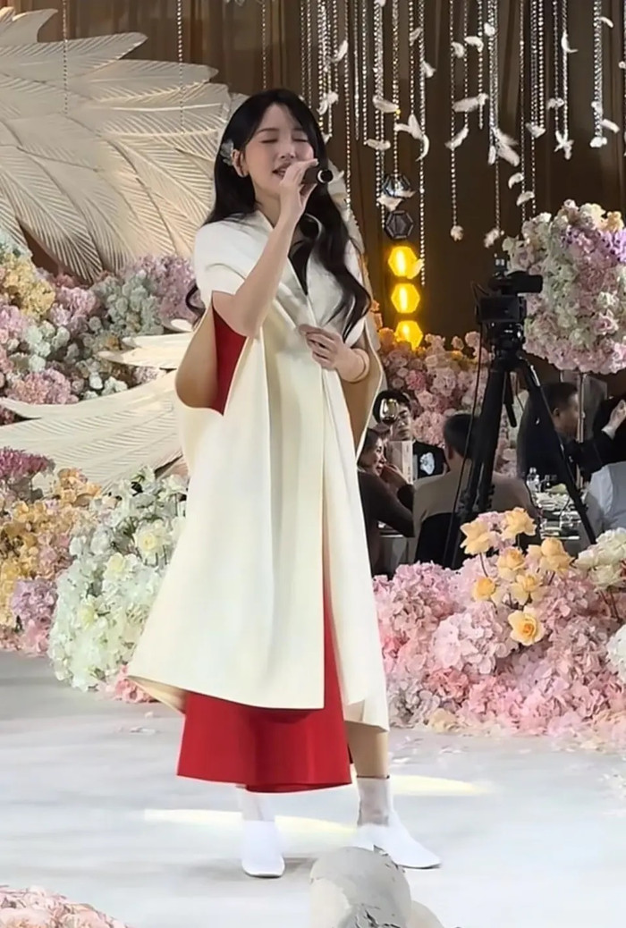 Nữ ca sĩ nổi tiếng một thời nay hát tiệc cưới nhỏ, khách mời không ai quan tâm Ảnh 3