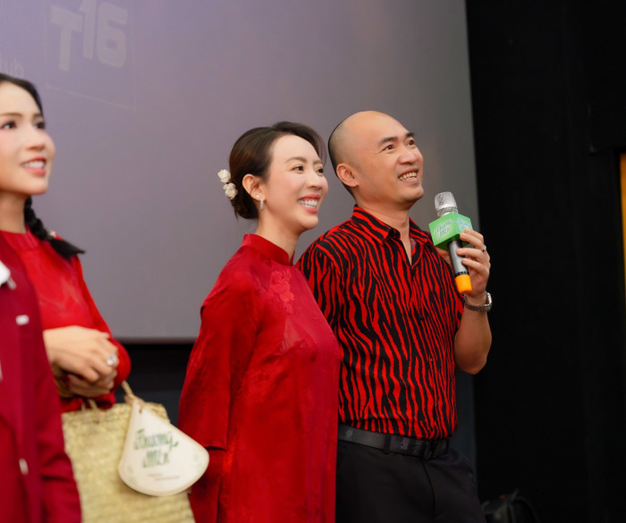 Vợ chồng Thu Trang sở hữu chiếc xe sang 2 tỷ đồng. Ảnh: FBNV