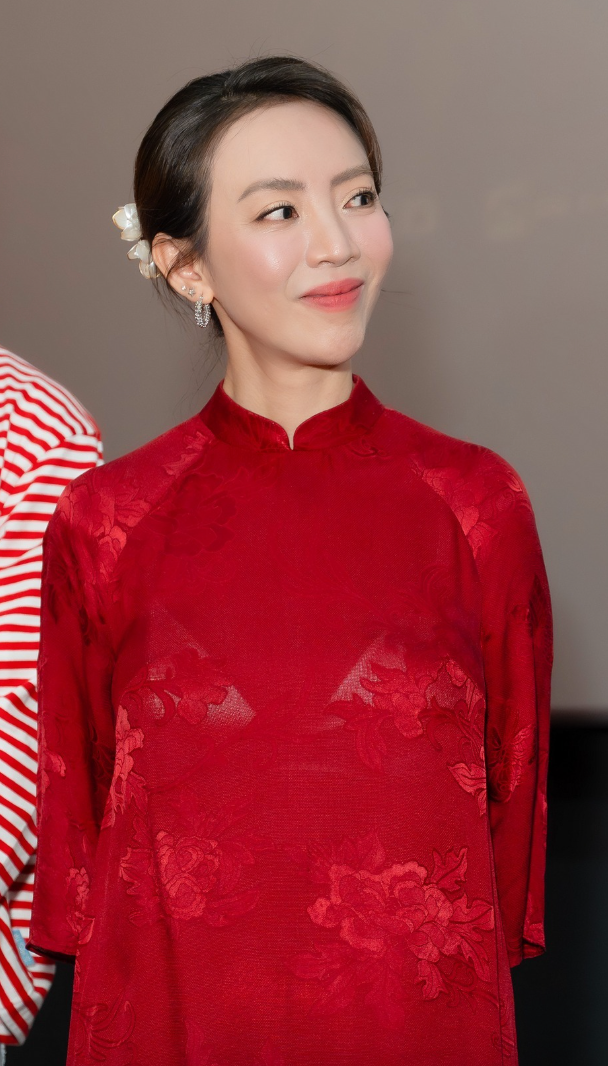 Với dự án điện ảnh thứ hai, Thu Trang đã cho thấy sự nghiêm túc của cô trên con đường điện ảnh (Ảnh: FBNV).