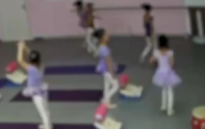 Bé gái 6 tuổi bị liệt suốt đời sau buổi học múa, cha mẹ bức xúc vì suốt 7 năm chưa nhận được lời xin lỗi Ảnh 2