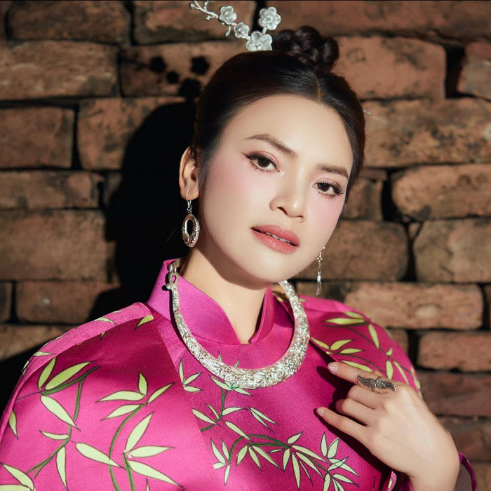 NSND Phạm Phương Thảo ăn diện đằm thắm, dịu dàng mỗi khi xuất hiện trước công chúng. Ảnh: FBNV