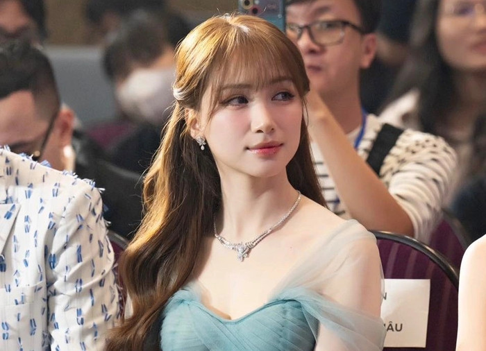 'Biến căng' xảy ra với Hòa Minzy Ảnh 2