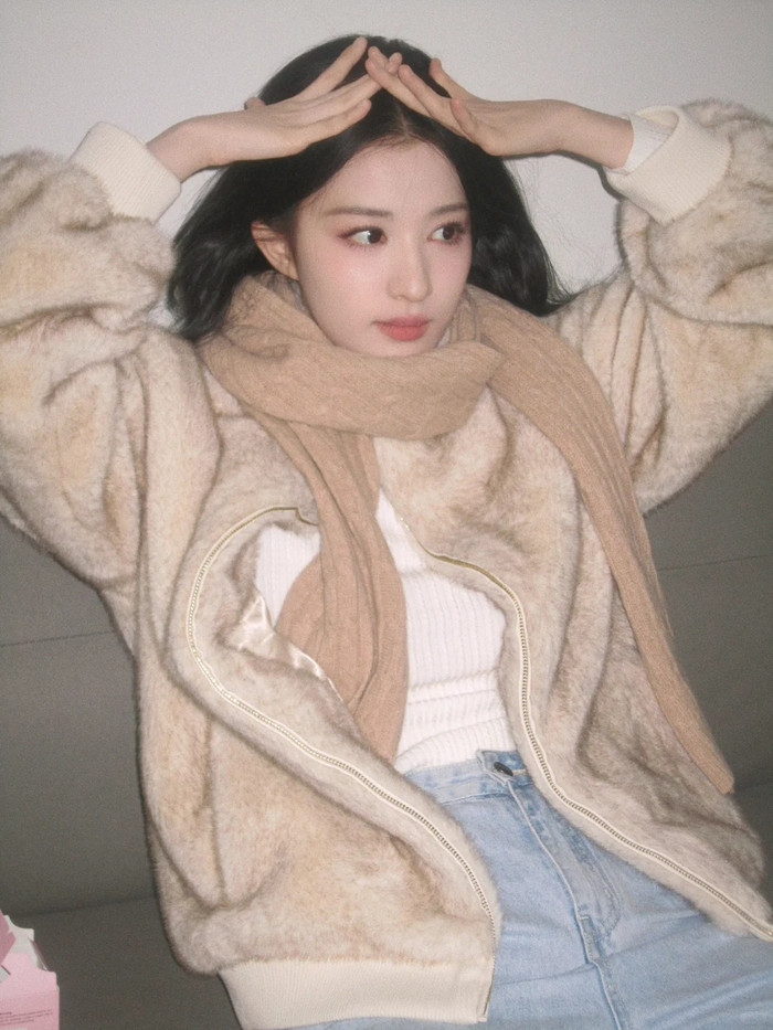 Vương Sở Nhiên yêu thích phong cách chỉn chu, thanh thoát. Ảnh: Weibo