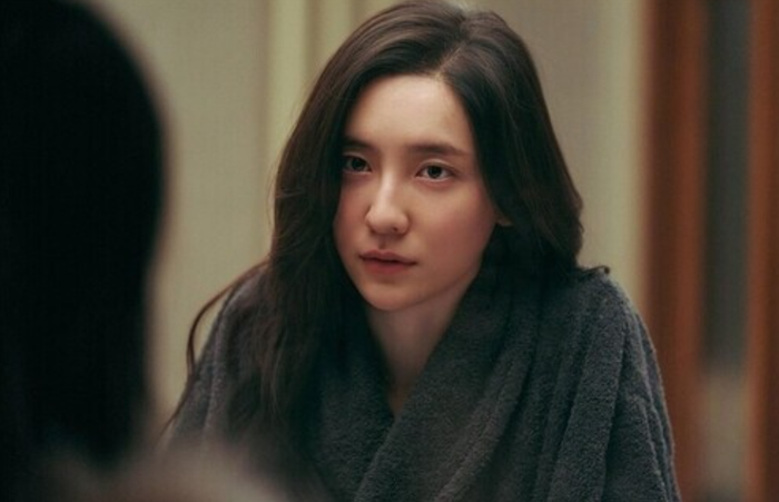 Park Ji Hyun gây chú ý với vai diễn táo bạo trong phim điện ảnh 18+ Hidden Face