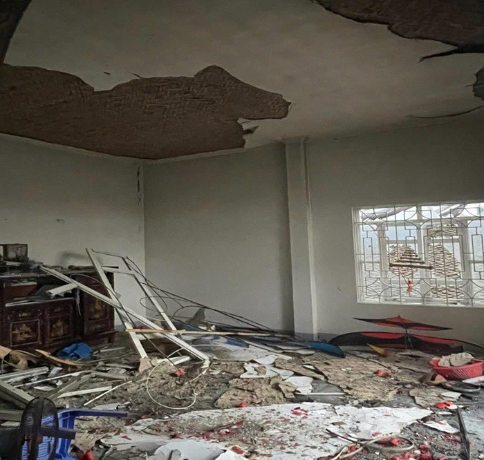 Căn nhà tan hoang sau vụ cháy. Ảnh: Công an TP Hà Nội