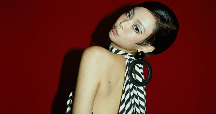 Jennie (BLACKPINK) trong loạt ảnh mới đăng tải (Ảnh: ISNV).