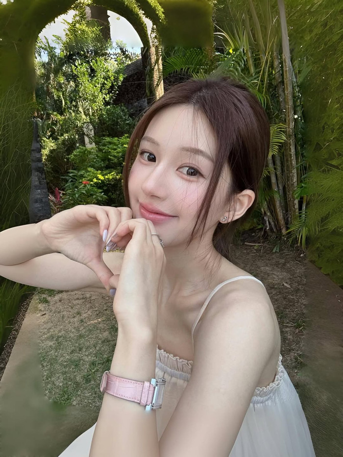 Mỗi lần xuất hiện, Triệu Lộ Tư lại khiến người hâm mộ 'đứng ngồi không yên' (Ảnh: ISNV).