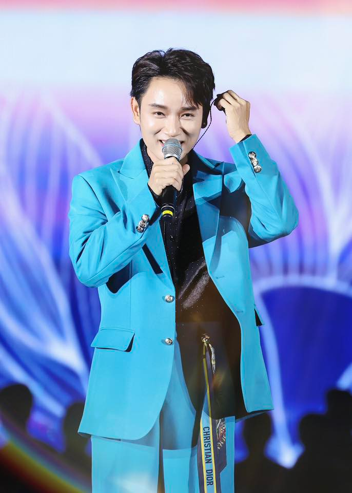 Trúc Nhân rất nhàn mỗi khi đi diễn trên sân khấu âm nhạc.