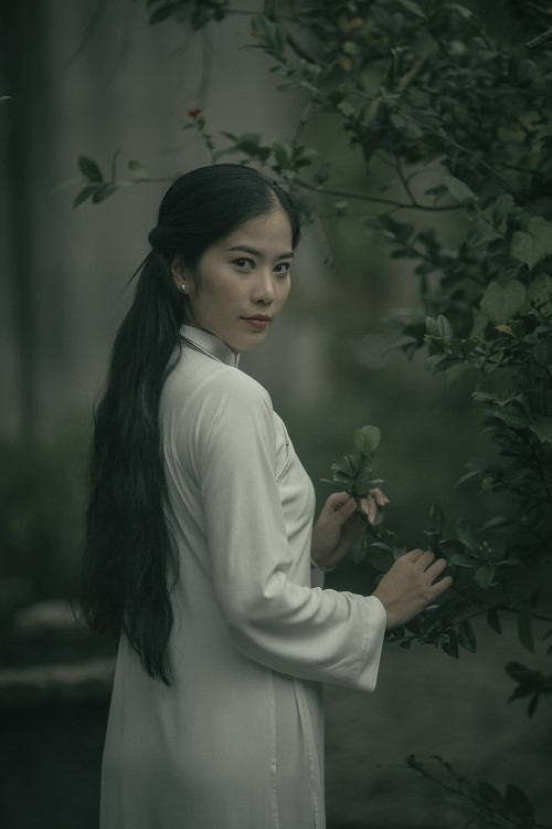 Nam Em trong phim Nhà Không Bán.