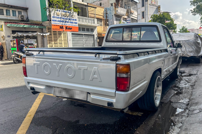 Chiếc Toyota Hilux N50 nằm trong bộ sưu tập Toyota của ông Đặng Lê Nguyên Vũ. (Ảnh: Xuân Siêu Xe)