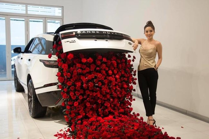 Xe sang 5 tỷ của Kỳ Duyên.