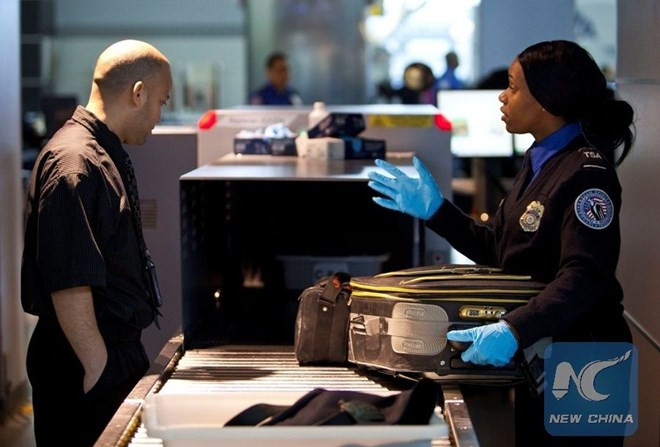 Mỹ trước đó đã có động thái siết nhập cảnh. Ảnh: Xinhua