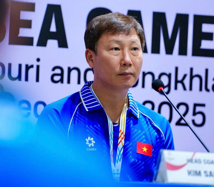 HLV Kim Sang Sik đã hé lộ về bài phạt góc giúp U23 Việt Nam thắng U23 Jordan 2-0. Ảnh: FAT