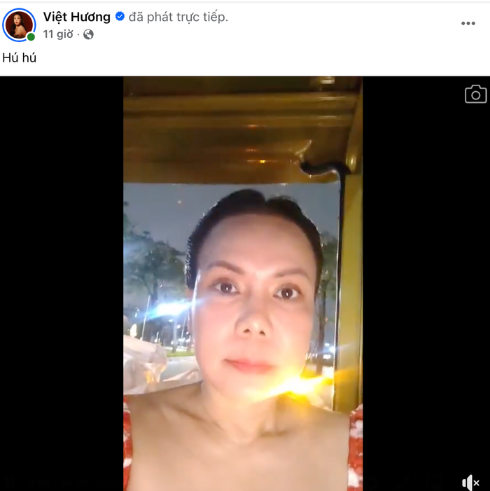 Việt Hương tích cực livestream, giao lưu với khán giả những ngày đầu năm mới 2026.