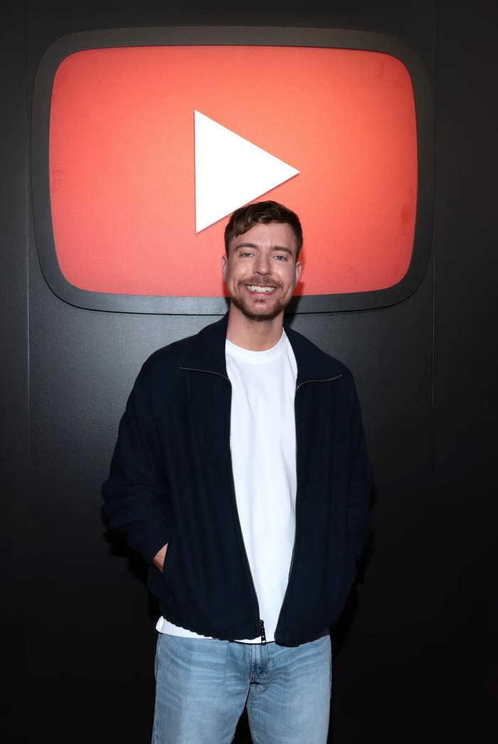 YouTuber hơn 400 triệu người theo dõi bị kéo vào ồn ào của NewJeans Ảnh 1