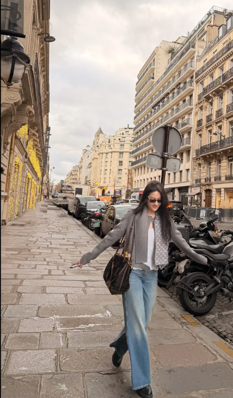 Lưu Diệc Phi vừa đăng tải loạt ảnh mới về chuyến du lịch của mình.