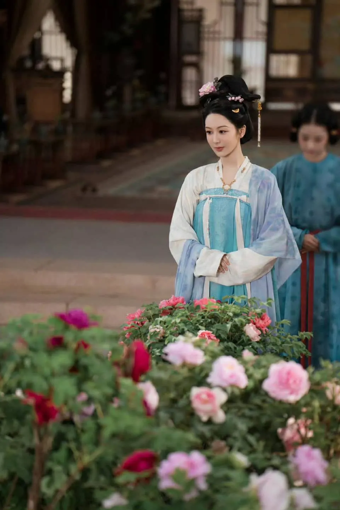 Khi sao Hoa ngữ hóa mỹ nhân nhà Đường: Dương Mịch, Lưu Thi Thi sang trọng; Lưu Diệc Phi đẹp rung động Ảnh 6