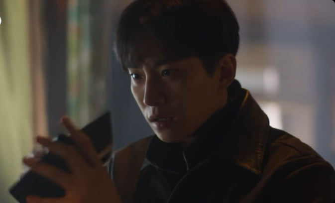 Kang Sang Woong nhận ra cái giá đắt đỏ của việc làm siêu anh hùng