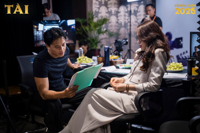 Mai Tài Phến chia sẻ hình ảnh bên Mỹ Tâm trong những ngày đầu thực hiện dự án phim điện ảnh.