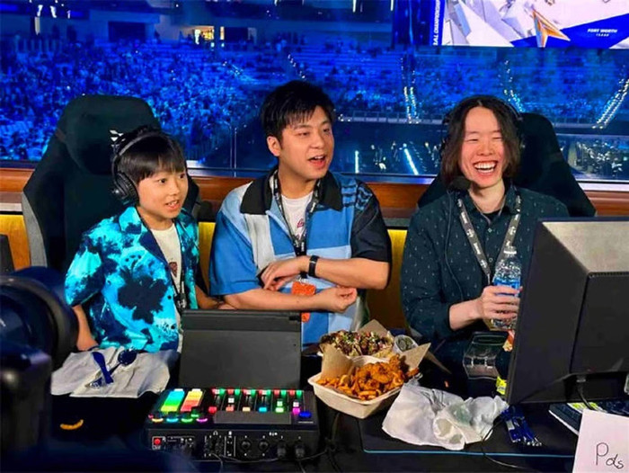 Cặp vợ chồng ủng hộ con trai 12 tuổi bỏ học gây tranh cãi dữ dội Ảnh 3