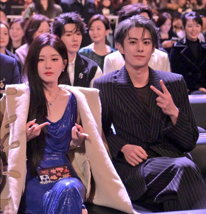 Vương Hạc Đệ và Triệu Lộ Tư từng nhiều lần xuất hiện chung, quan hệ thân thiết ngoài phim ảnh