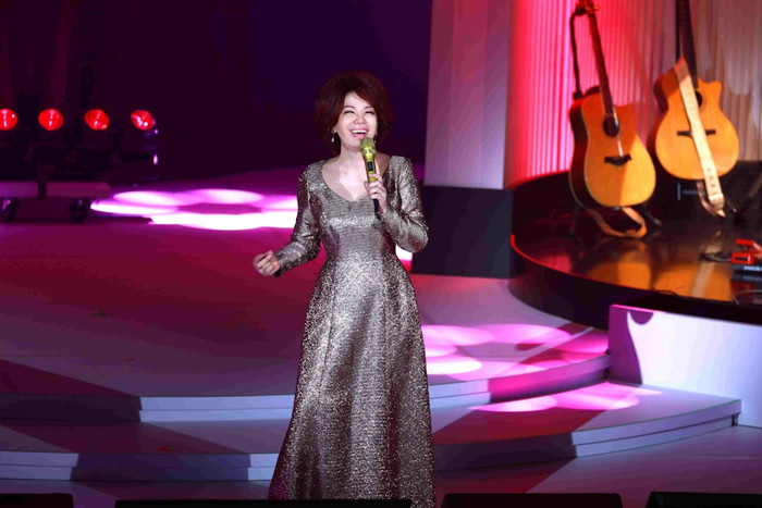 Nữ ca sĩ gạo cội tạm biệt khán giả bằng đêm diễn cuối cùng Ảnh 2