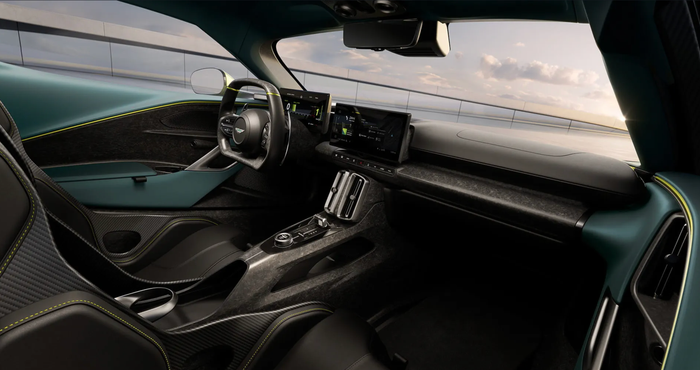 Mẫu xe lấy cảm hứng việc Aston Martin tham gia đường đua F1, chính vì thế, ngay kể cả khoang nội thất cũng mang hơi hướng từ F1. (Ảnh: Aston Martin)