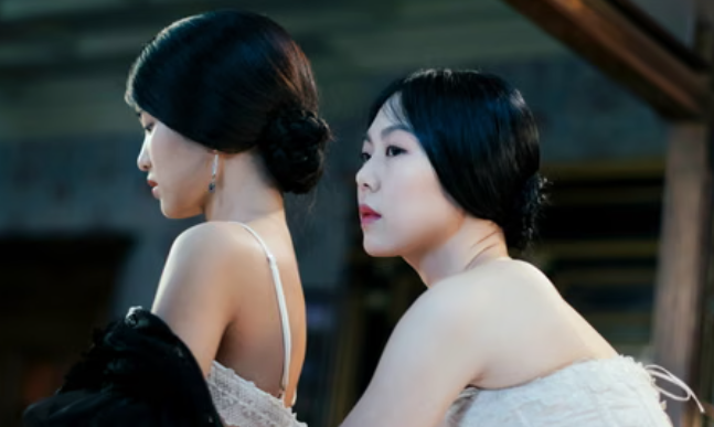 Mỹ học gợi cảm và mối quan hệ đầy quyền lực giữa hai nữ nhân vật trung tâm