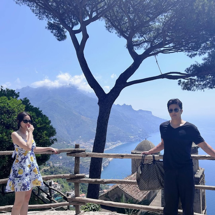 Kwon Sang Woo và Son Tae Young thường xuyên đi du lịch để 'hâm nóng' tình cảm. Ảnh: IGNV