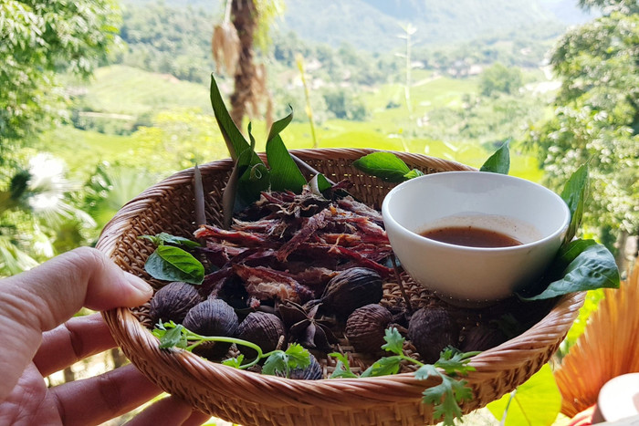 Ẩm thực đặc sắc ở Pù Luông. Ảnh: báo Lao Động