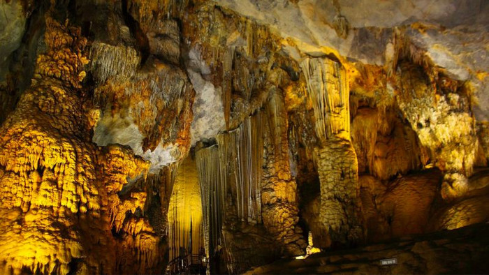 Hang Dơi nằm trong Khu bảo tồn thiên nhiên Pù Luông. Ảnh: Sưu tầm