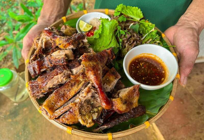 Món vịt Cổ Lũng đặc sản vùng đất Pù Luông. Ảnh: Sưu tầm