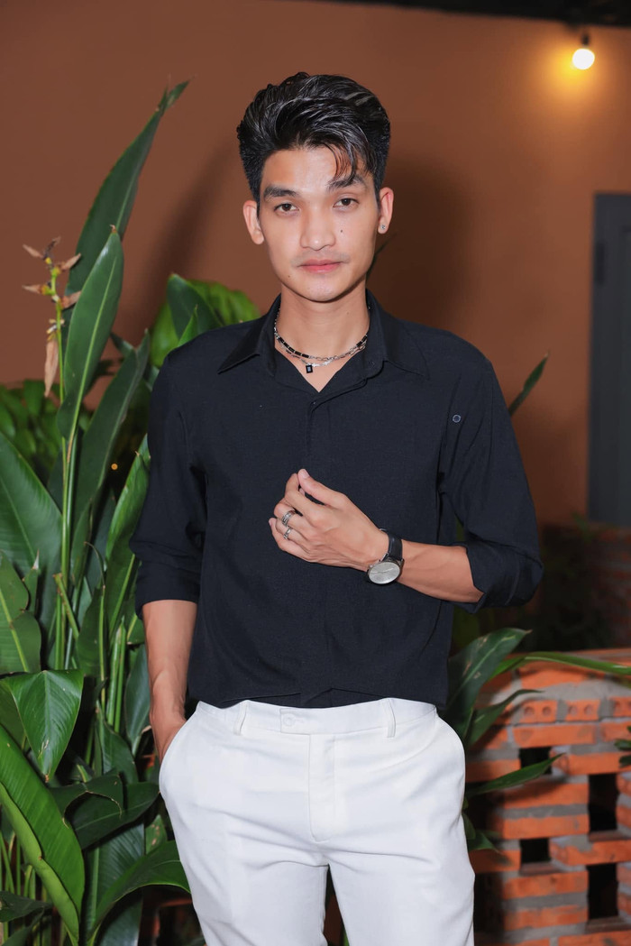 Mạc Văn Khoa từng bước khẳng định tên tuổi từ sân khấu hài đến màn ảnh rộng. Ảnh: FBNV