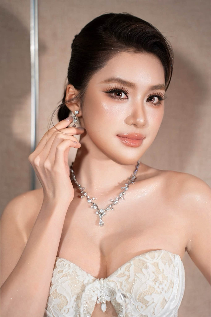 Phương Oanh sẽ tham gia tranh tài tại Miss World 2027 diễn ra ở Tanzania.