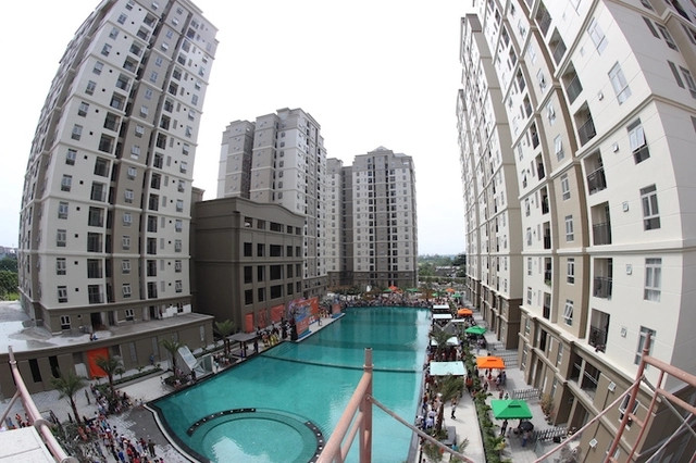 Cũng tại nơi Ánh Viên sinh sống, có hồ bơi rộng 1.150 m2 với tên gọi Ánh Viên - chính là tên của 'tiểu kình ngư'.&nbsp;