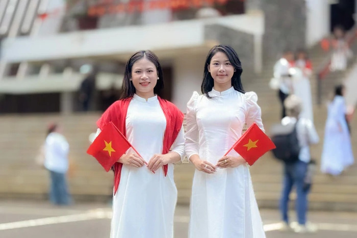 Nghỉ Tết, nghỉ lễ là dịp nhiều bạn trẻ đi chơi, chụp ảnh bên người thân, bạn bè - Ảnh: MINH PHƯƠNG&nbsp;